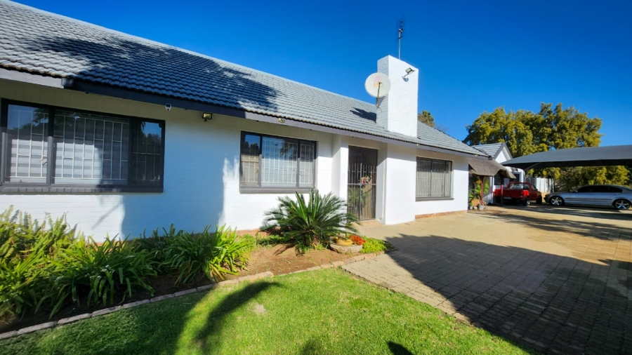 2 Bedroom Property for Sale in Meiringspark North West